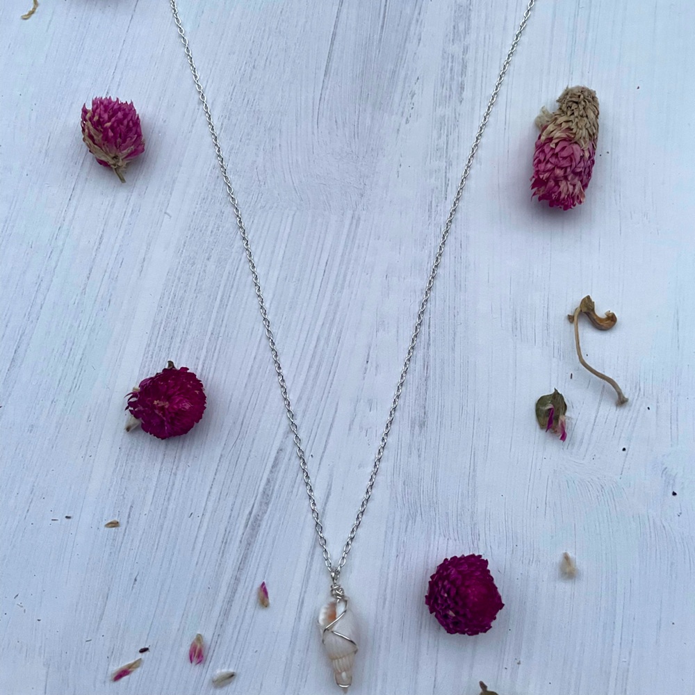 Seashell necklace - Picture 2 of 3